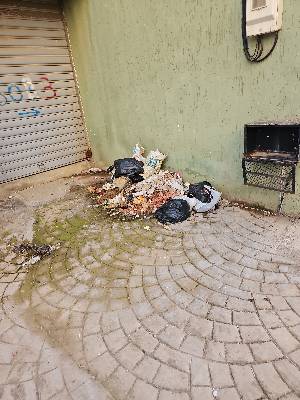 نفايات متوسطة الحجم